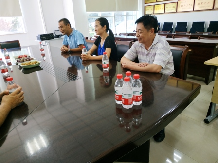 工会领导送清凉